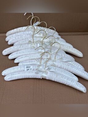 Set of 11 padded satin sweater & négligée hangers